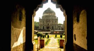 Bada Gumbad, New Delhi, India